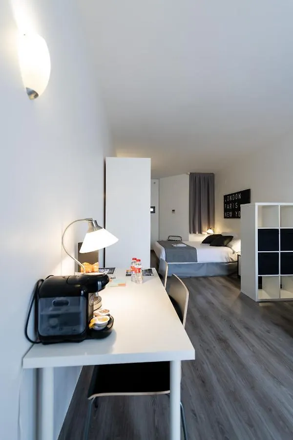 Aparthotel Atenea Calabria Barselona