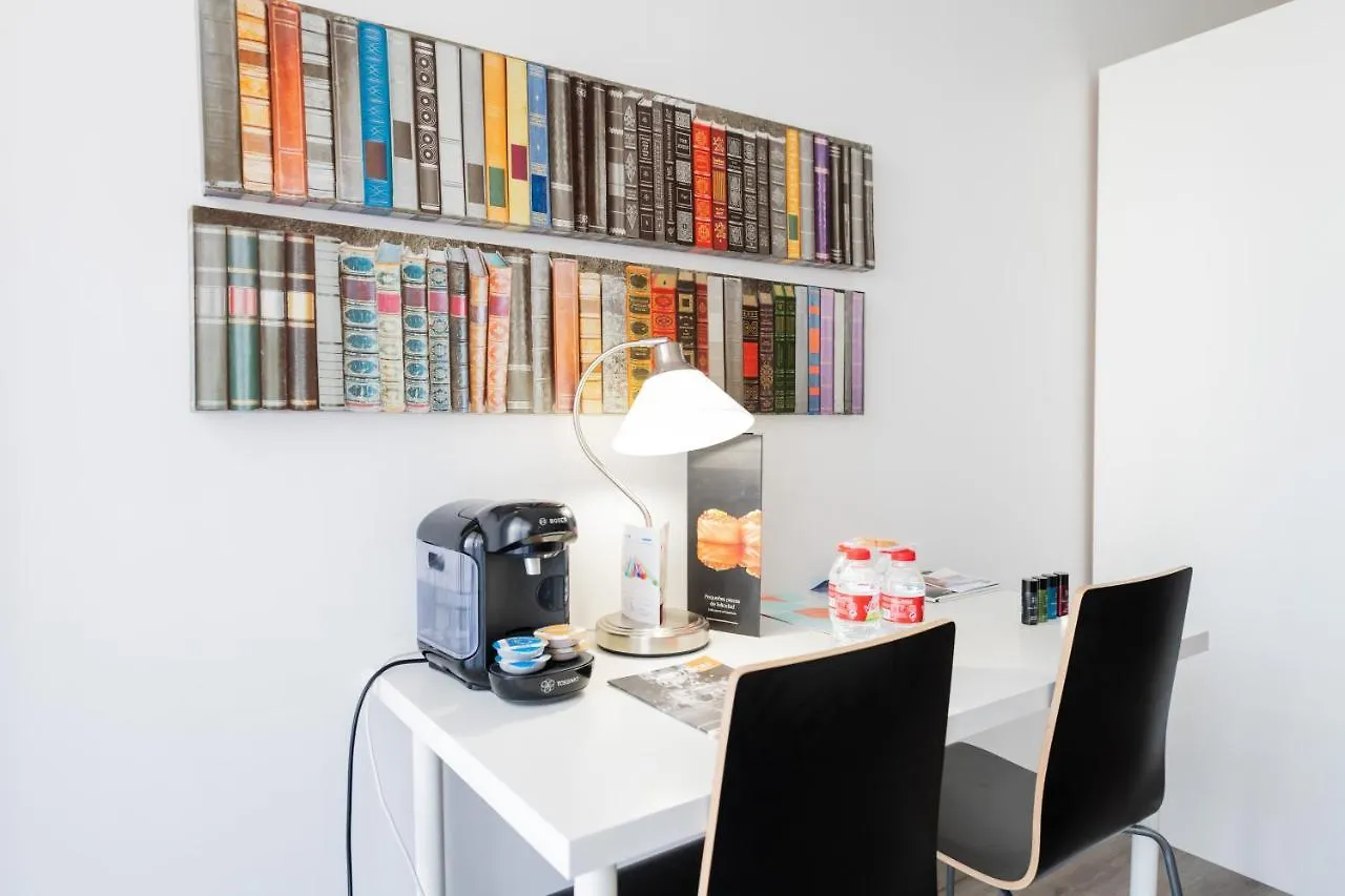Aparthotel Atenea Calabria Barcelona 3*,